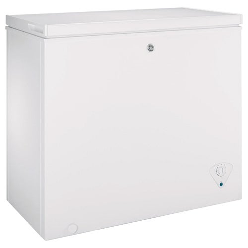 GE 7.0 Cu. Ft. Manual Defrost Chest Freezer