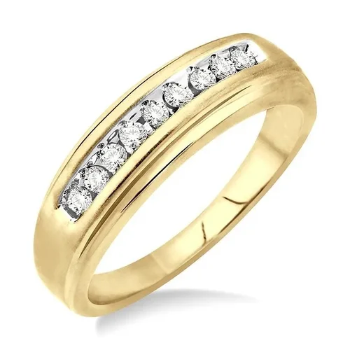 1/4 Ctw Round Cut Diamond Men's Ring in 10K Yellow Gold - Size 9